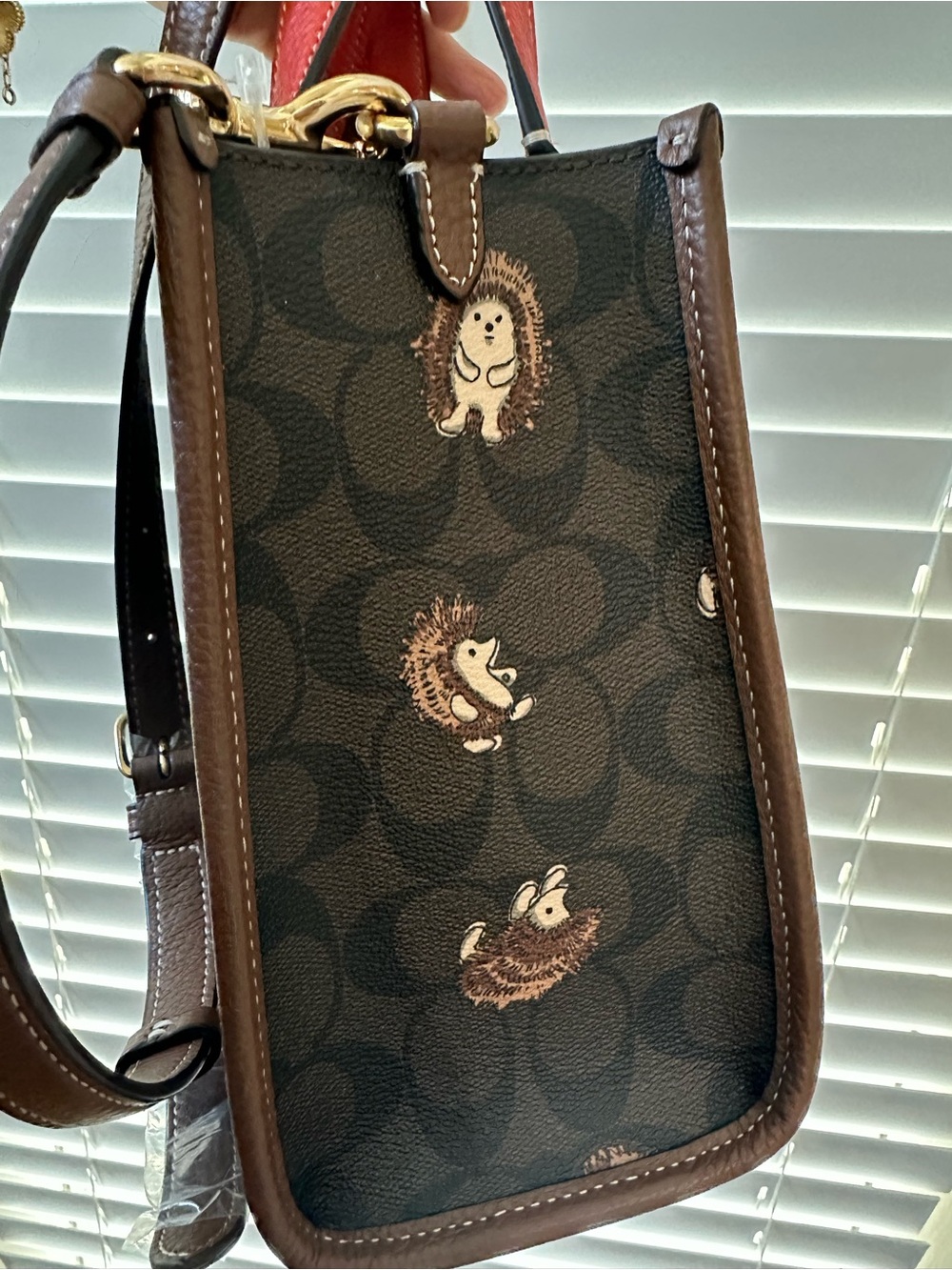 Coach Dempsey 22 signature Hedgehog Print Tote in Brown with Red Handles - Picture 5 of 8